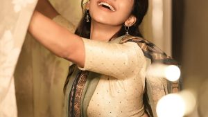 Nabha Natesh: నడుము, నాభి అందాలతో గిలిగింతలు పెడుతున్న నభా నటేష్ !