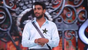 Bigg Boss 9 Telugu : ఆమె వల్లే మా వాడు ఫోకస్ చెయ్యట్లేదు.. పవన్ తమ్ముడి హాట్ కామెంట్స్..!