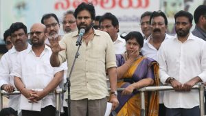 Pawan Kalyan: బ్యాక్ డోర్ పనులు చెయ్యను.. అలా అయితే రాజకీయాలు వదిలేస్తా.. పవన్ సంచలన వ్యాఖ్యలు