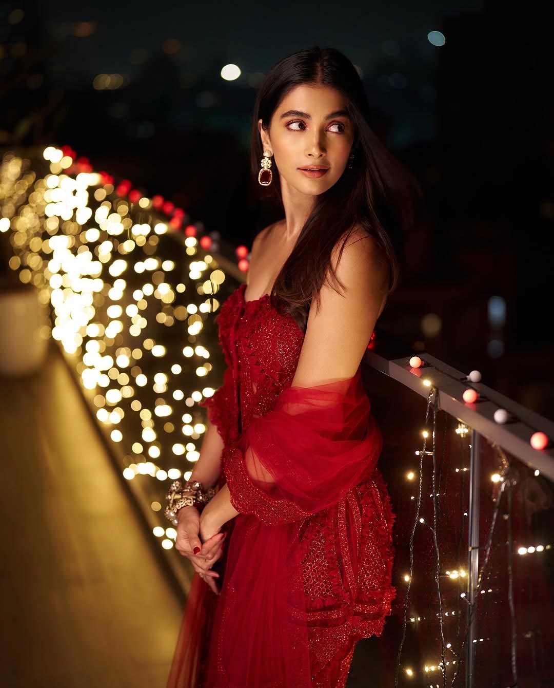 Pooja Hegde: మేడం సర్‌ మేడం అంతే.. పూజ హెగ్డే సన్నింగ్ లుక్, నెటిజన్స్ ఫిదా!