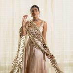 Shalini Pandey: అబ్బా.. షాలిని నవ్వుకు కుర్రాళ్ళు ఫిదా.. ఎంత అందంగా ఉందో..