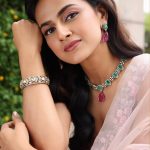 Shraddha Srinath: పింక్ లెహంగాలో మనసు దోచుకుంటున్న శ్రద్దా…!