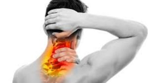 Neck Pain: మెడ నొప్పితో ఇబ్బంది పడుతున్నారా ? ఇలా చేస్తే ప్రాబ్లమ్ సాల్వ్