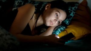 Sleeping: మహిళలూ.. అర్థరాత్రి వరకూ మెలకువగా ఉంటున్నారా ? జాగ్రత్త !