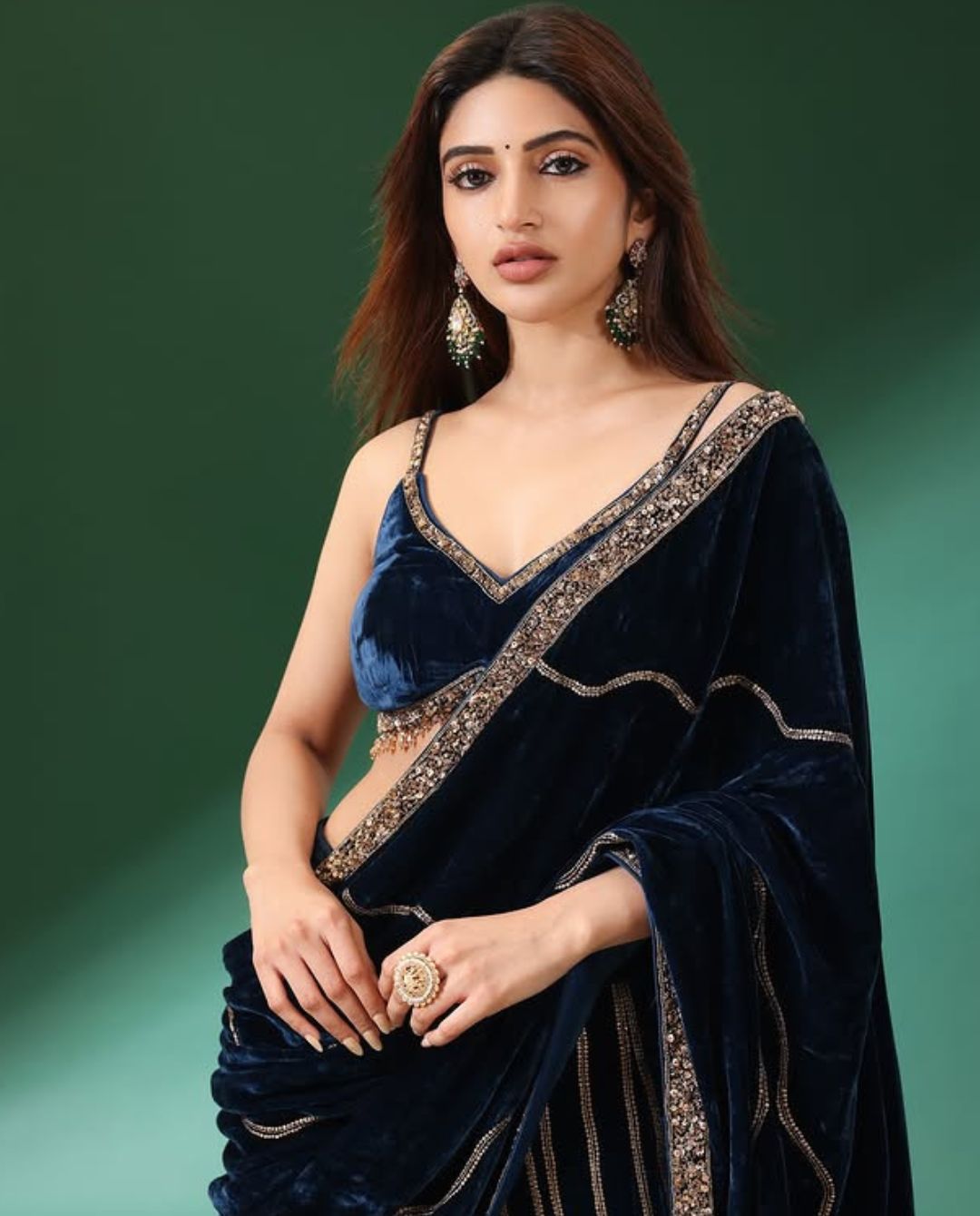 Sreeleela : బ్లూ శారీలో మైండ్ బ్లాక్ చేస్తున్న శ్రీలీల.. ఇంత అందాన్ని తట్టుకోవడం కష్టమే..