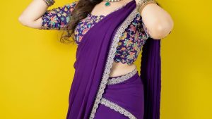 Sreemukhi: లంగావోణిలో హోయలు పోతున్న శ్రీముఖి.. లేటెస్ట్‌ ఫోటోలు చూశారా?