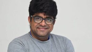 Srikanth Iyengar : గాంధీపై నటుడు  అసభ్యకరమైన వ్యాఖ్యలు.. సినిమాకు భారీ నష్టం..