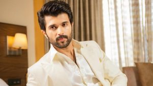 Vijaya Devarakonda: క్రేజీ కాంబో.. ఆ హిట్‌ డైరెక్టర్‌కి ఒకే చెప్పిన విజయ్‌..!