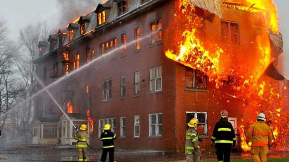 Fire Accident: వస్త్ర దుకాణంలో భారీ అగ్ని ప్రమాదం.. రూ. 80 లక్షల ఆస్తి నష్టం