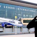 Bomb Threat: శంషాబాద్ విమానాశ్రయంలో బాంబు కలకలం.. భయాందోళనలో ప్రయాణికులు