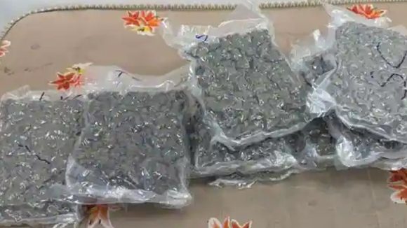 Delhi Airport Drug Bust: ఢిల్లీ ఎయిర్‌పోర్ట్‌లో డ్రగ్స్ కలకలం.. NIA అధికారిణి వేషంలో కిలాడీ లేడీ