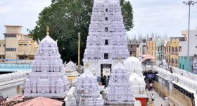 Vemulawada Rajanna Temple: వేములవాడ రాజన్న దర్శనాలు నిలిపివేత.. భక్తుల ఆగ్రహం