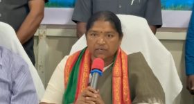 Minister Sitakka: సమ్మక్క సారక్క పవర్ ఫుల్.. రాజకీయం చేస్తే.. ఇచ్చిపడేసిన మంత్రి సీతక్క..