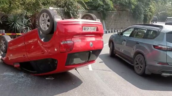 Car Accident: తిరుమల ఘాట్‌లో కారు బోల్తా.. స్పాట్‌లో భక్తులు