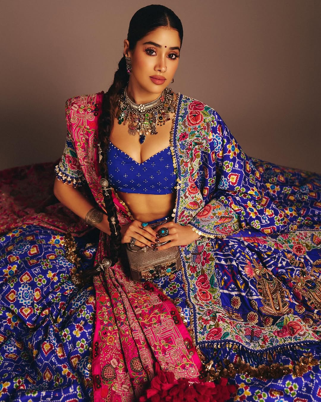 Janhvi kapoor (Source: Instragram) Actress Janhvi kapoor Photo Gallery