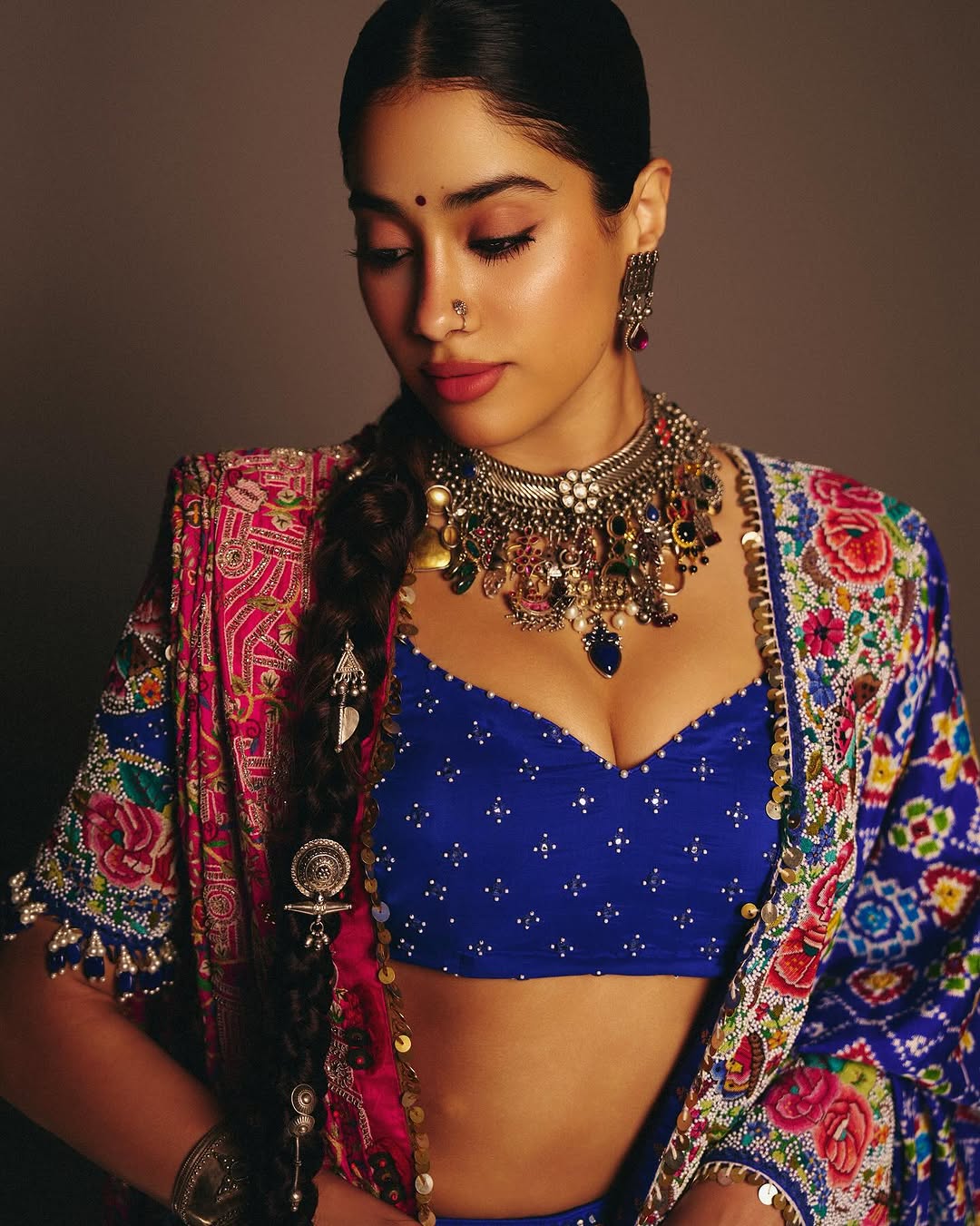 Janhvi kapoor (Source: Instragram) Actress Janhvi kapoor Photo Gallery
