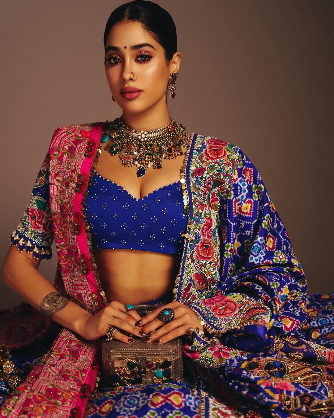Janhvi kapoor (Source: Instragram) Actress Janhvi kapoor Photo Gallery