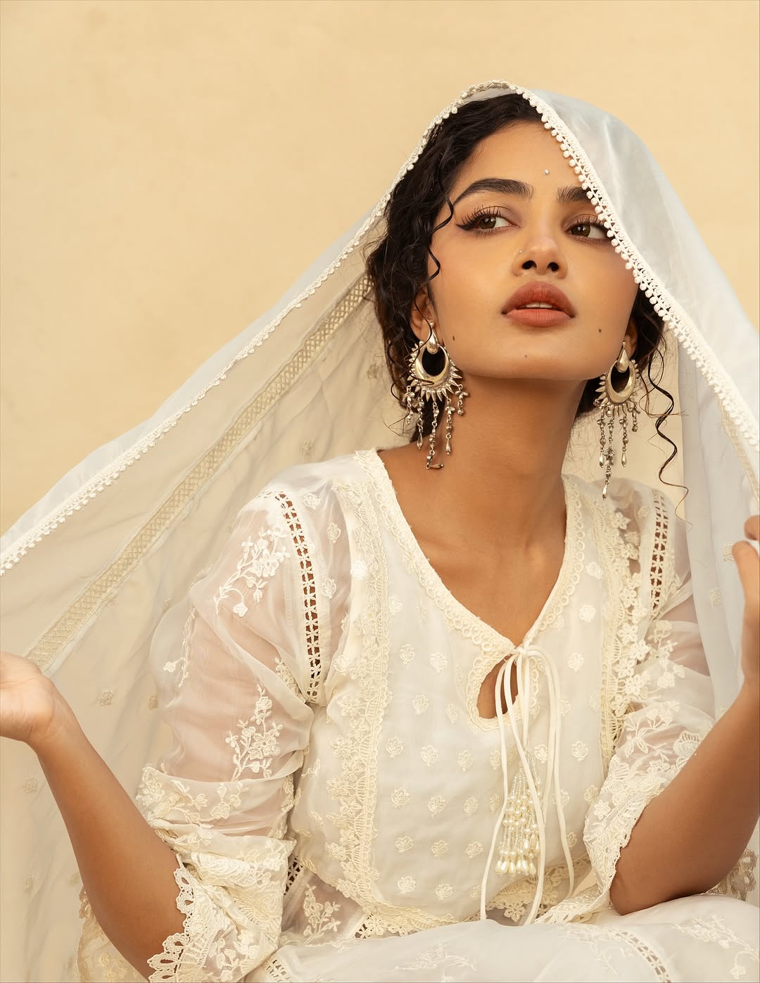 Actress Anupama parameswaran Photo Gallery