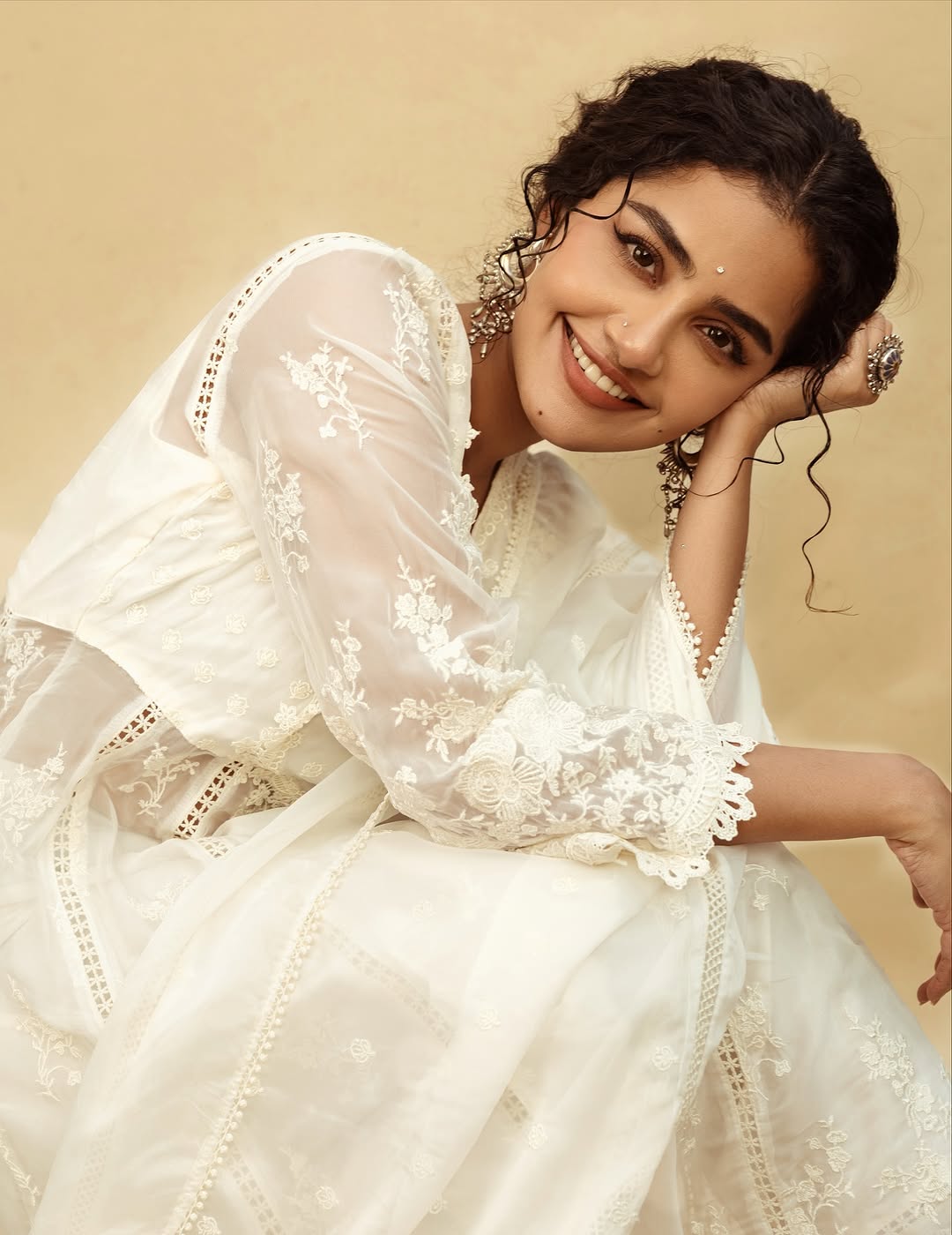 Actress Anupama parameswaran Photo Gallery