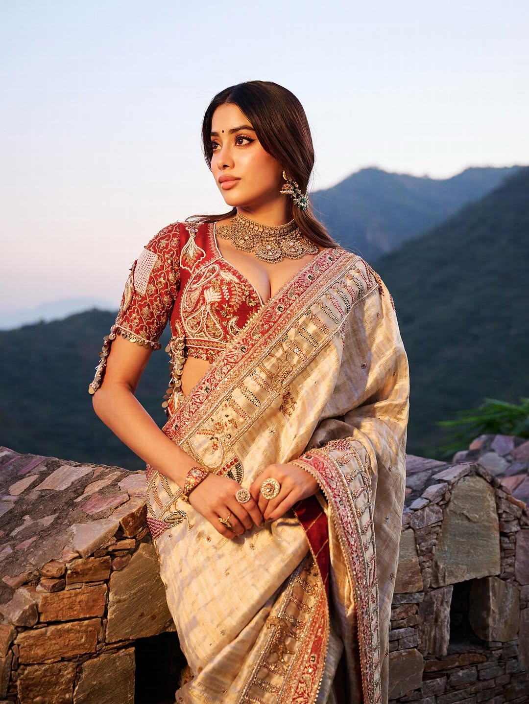 Janhvi kapoor (Source: Instragram) Actress Janhvi Kapoor photo gallery