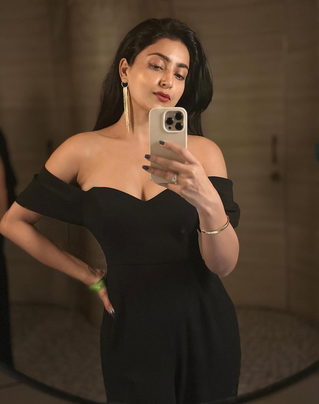 Actress Avantika Mishra Photo Gallery