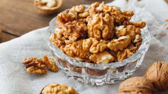 Walnuts: వాల్ నట్స్ తినే సరైన పద్దతి ఏంటో తెలుసా ? చాలా మందికి తెలియని సీక్రెట్ !