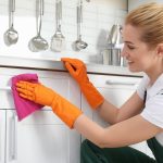 Kitchen Cleaning Tips: వంటగది మెరుస్తూ ఉండాలంటే.. ఈ టిప్స్ తప్పకుండా ట్రై చేయండి