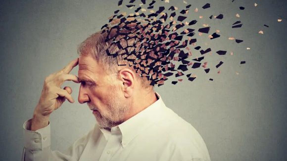 Alzheimer’s: ఈ లక్షణాలు మీలో ఉన్నాయా ? అయితే అల్జీమర్స్ ఉన్నట్లే !