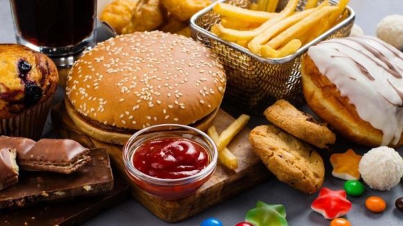 Processed Food: ప్రాసెస్డ్ ఫుడ్ తింటే డయాబెటిస్, క్యాన్సర్ ప్రమాదం.. ఇంకా ఎన్నో సమస్యలు !