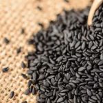 Black Sesame Seeds: నల్ల నువ్వులతో ఇలా చేస్తే..  శత్రు బాధలు తొలగిపోతాయ్