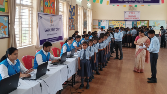 Aadhaar Camps: విద్యార్థులకు అలర్ట్.. ఈ తేదీల్లో స్కూళ్లలో ఆధార్ క్యాంపులు, మిస్ కావద్దు