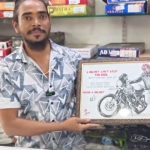Jagityal News: హెల్మెట్ లేక ఫ్రెండ్  చనిపోవడంతో.. ఫ్రీగా హెల్మెట్లు పంచుతున్న ప్రాణస్నేహితుడు
