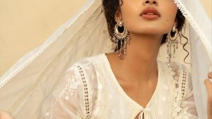 Anupama parameswaran: వైట్ డ్రెస్ లో ఏంజెల్ లా కనిపిస్తున్న అనుపమ!