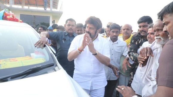 Hindupur Politics: వైసీపీ ఆఫీస్ దాడి ఎఫెక్ట్.. హిందూపూర్‌లో ఎమ్మెల్యే బాలకృష్ణ, నేతల  హౌస్ అరెస్ట్