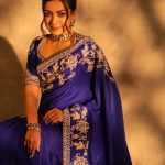 Catherine Tresa : బ్లూ శారీలో మనసు దోచుకుంటున్న కేథరీన్.. సో క్యూట్ కదా..