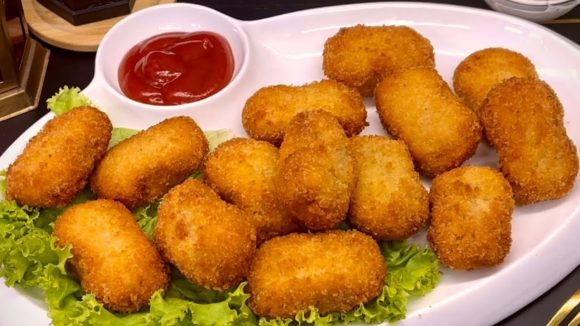 Chicken Nuggets: రెస్టారెంట్ స్టైల్‌లో టేస్టీ చికెన్ నగెట్స్ ఇలా చేసేయండి, రెసిపీ చాలా సులువు