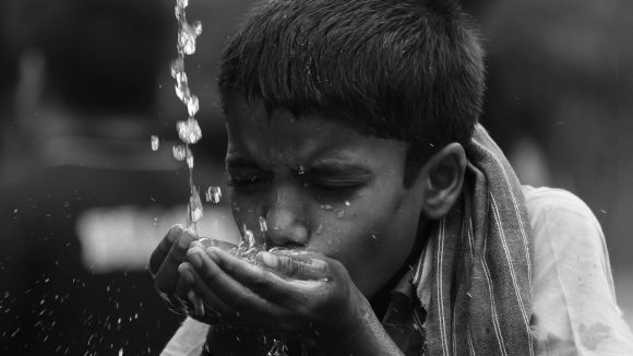 Dehydration: డీ హైడ్రేషన్ వల్ల ఎన్నో ఆరోగ్య సమస్యలు, నీరు తాగకపోతే శరీరంలో జరిగేది ఇది