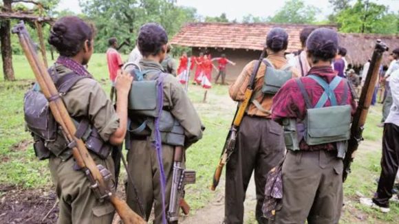 Maoist Surrender: మావోయిస్టు పార్టీకీ మరో ఎదురుదెబ్బ.. 37 మంది లొంగుబాటు
