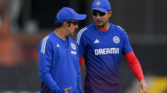 Gambhir-Shubman Gill: గిల్‌కు క్లాస్ పీకిన కోచ్ గంభీర్..నీకు సోకులు ఎక్కువ, మ్యాట‌ర్ త‌క్కువే అంటూ !