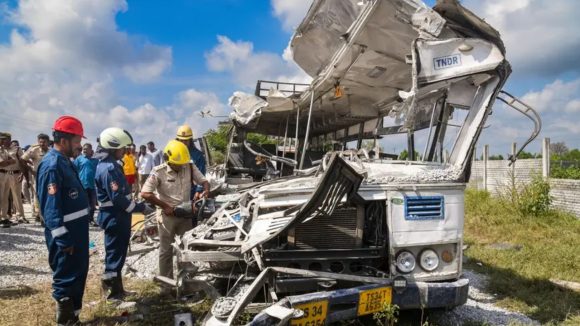 Chevella Bus Accident:  చేవెళ్ల-తాండూరు హైవే “డెత్ కారిడార్” అంటూ.. మానవ హక్కుల కమిషన్ కీలక వ్యాఖ్యలు!