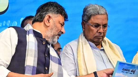 Bangalore Politics: ఆసక్తిగా కర్ణాటక రాజకీయాలు.. అధికార మార్పిడి వ్యవహారం, ఢిల్లీలో నేతలు మకాం