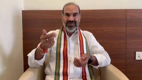 MLA Adi Srinivas: వేములవాడలో డబుల్ బెడ్‌రూమ్ ఫ్లోర్ కూలిపోవడంపై స్పందించిన ఎమ్మెల్యే శ్రీనివాస్