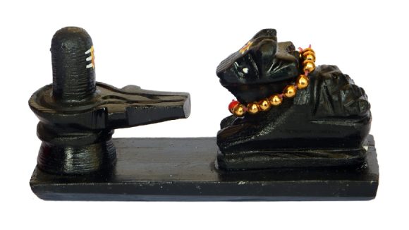 Nandi in Shiva temple: శివాలయాల్లో నంది చెవిలోనే మన కోరికలు ఎందుకు చెప్పాలి?