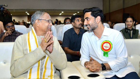 Nara Lokesh Emotional: అమ్మ గొప్పతనంపై చాగంటి మాటలకు భావోద్వేగానికి గురైనా మంత్రి లోకేశ్