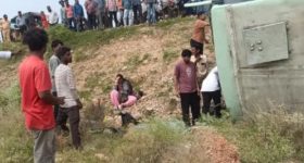 Bus Accident: రాష్ట్రంలో మరో బస్సు ప్రమాదం.. 20 మందికి తీవ్ర గాయాలు