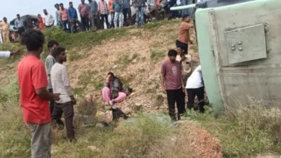 Bus Accident: రాష్ట్రంలో మరో బస్సు ప్రమాదం.. 20 మందికి తీవ్ర గాయాలు
