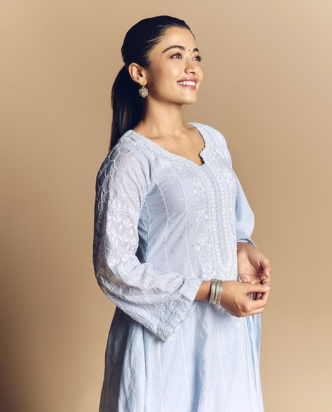 Rashmika Mandanna: క్యూట్ లుక్స్ తో కట్టిపడేస్తున్న నేషనల్ క్రష్!