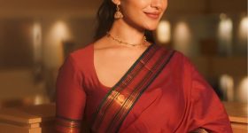 Alia Bhatt: చీకట్లో వెలుగులు నింపుతూ అందాన్ని రెట్టింపు చేసిన ఆలియా భట్!