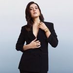Raashii Khanna : బ్లాక్ సూట్ లో హాట్ అందాలతో రెచ్చగొడుతున్న రాశి.. బాపురే..