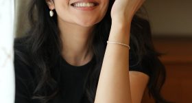 Rukmini Vasanth: బ్లాక్ టీ షర్టులో క్యూట్ లుక్స్ తో మతిపోగోడుతున్న రుక్మిణి వసంత్